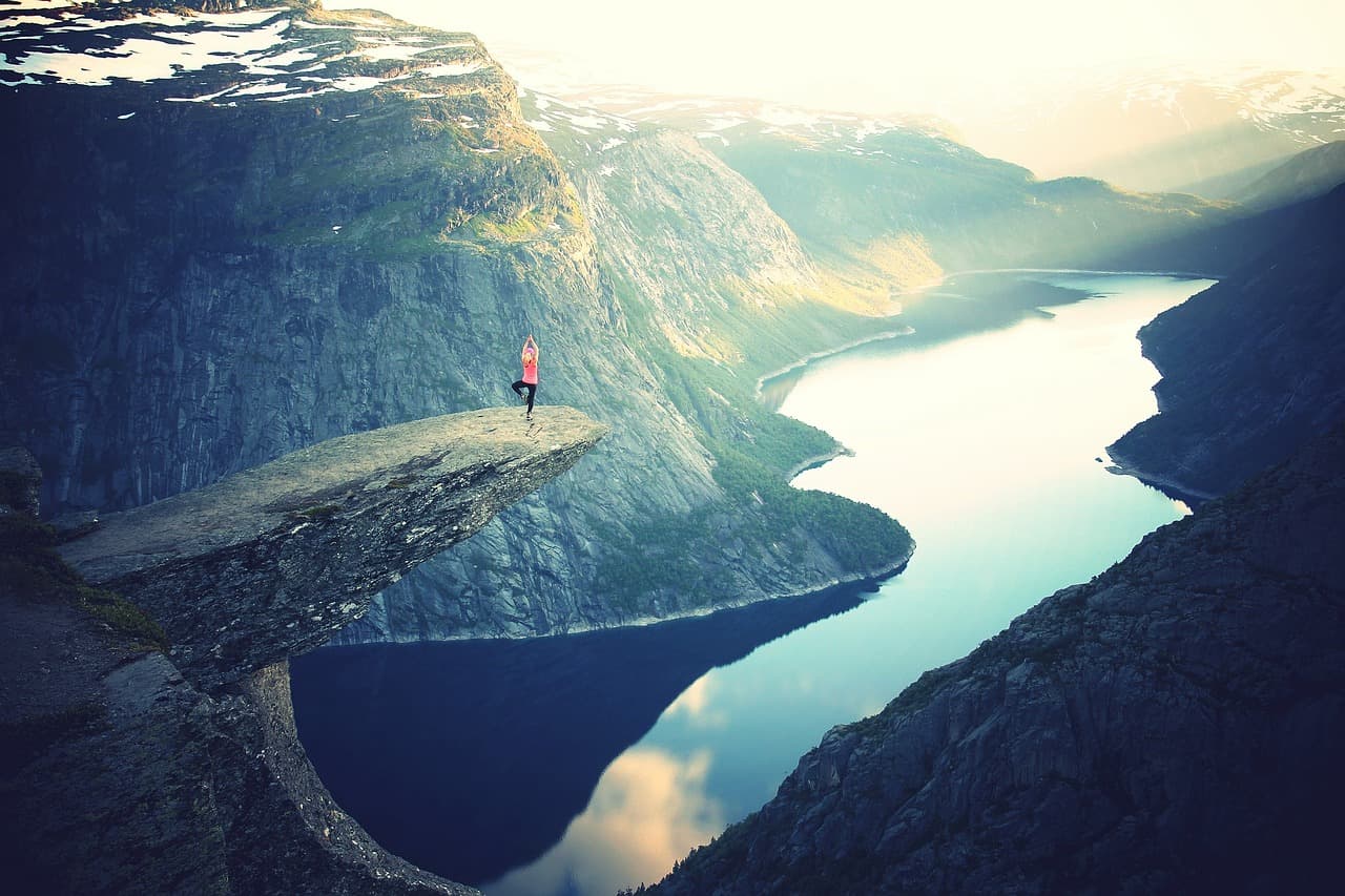Adventure Travel Statistics October 2026: Market Size, Spend & Trends