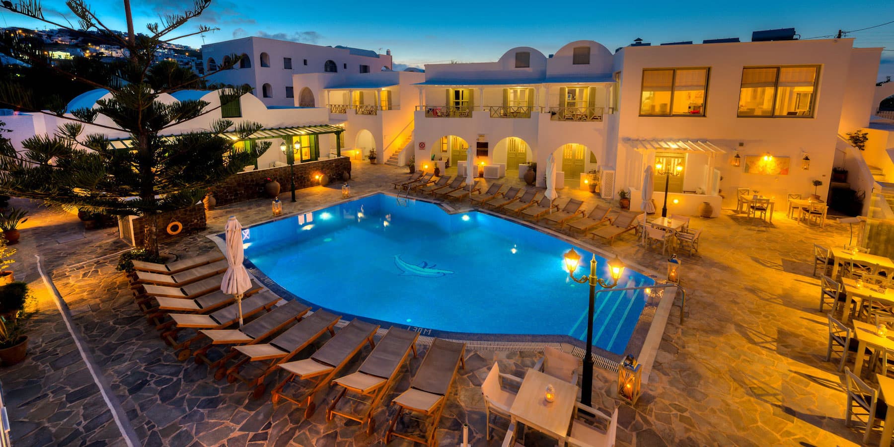 Luksus-all inclusive Santorinilla? Totuus – ja saaren 7 parasta luksushotellia