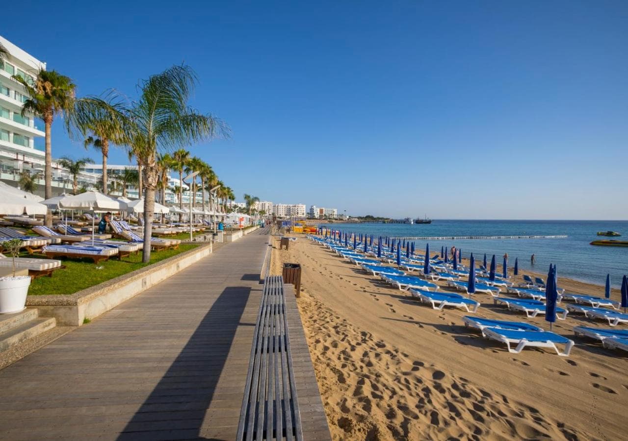 Constantinos the Great Beach Hotel – kuva 3