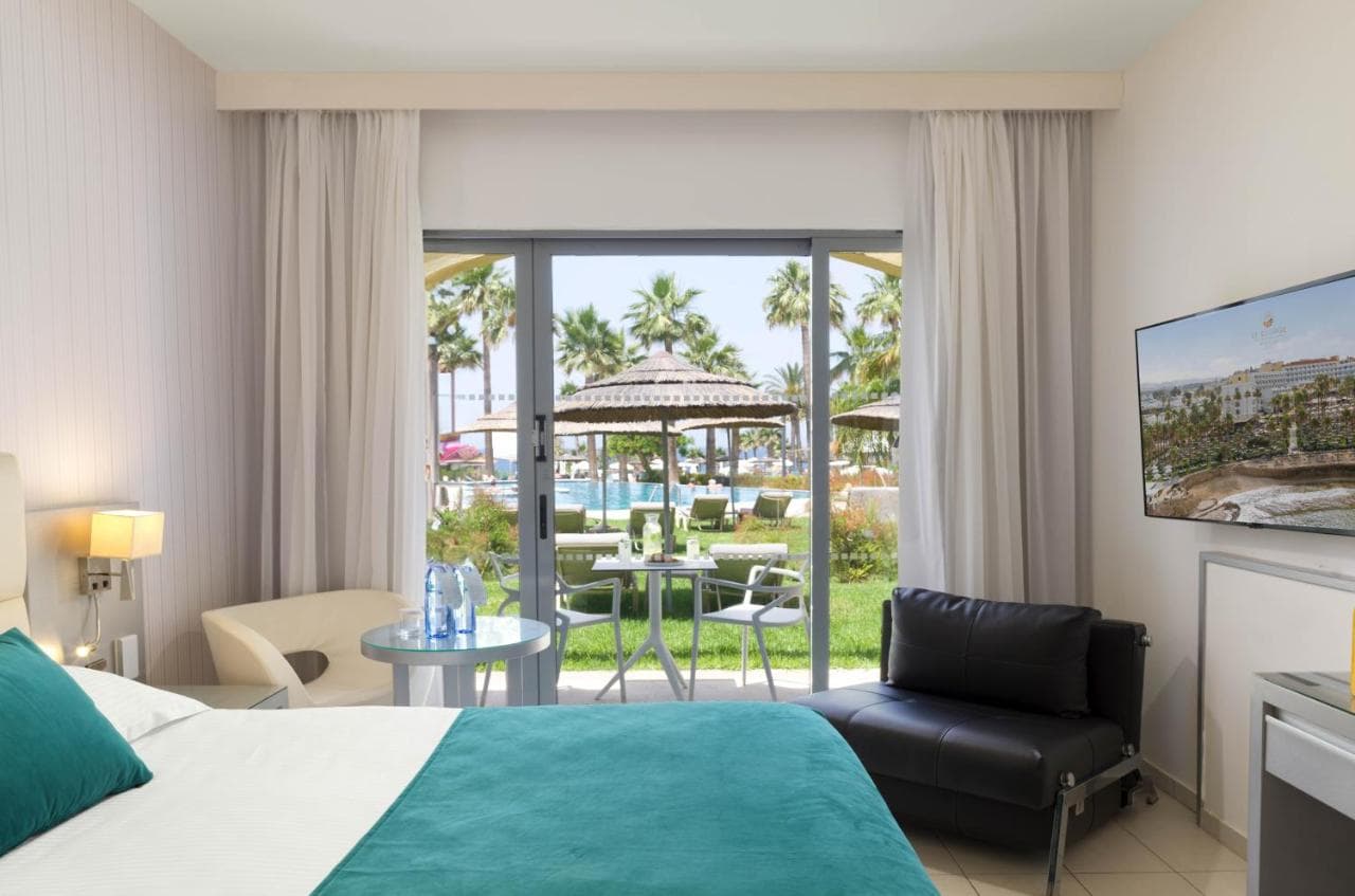 St George Beach Hotel & Spa Resort – kuva 2