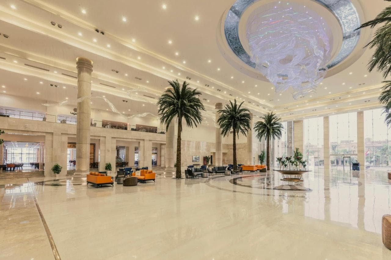 Triumph Luxury Hotel – billede 2