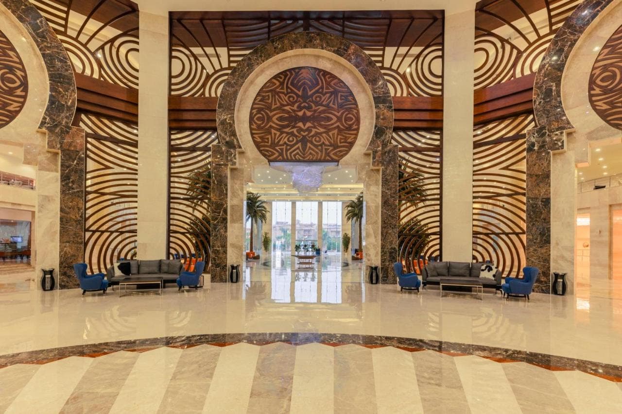 Triumph Luxury Hotel – billede 3