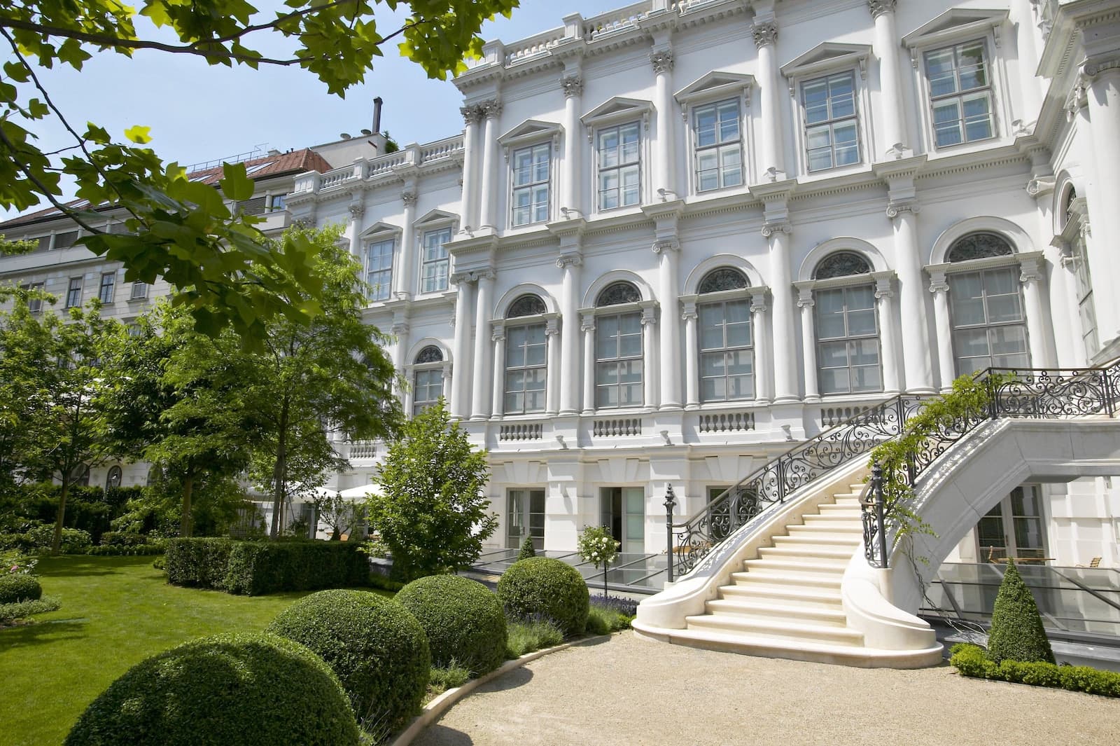 Palais Coburg – bild 4