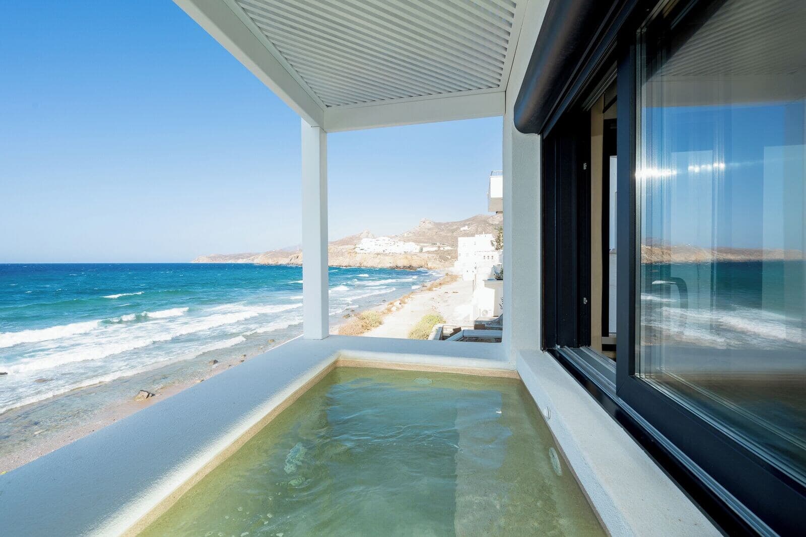 Portara Seaside Luxury Suites